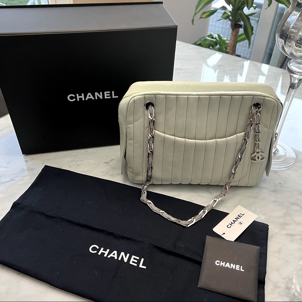 Beautiful ❤️Chanel Green Mademoiselle Vintage Bag crossbody or shoulder
